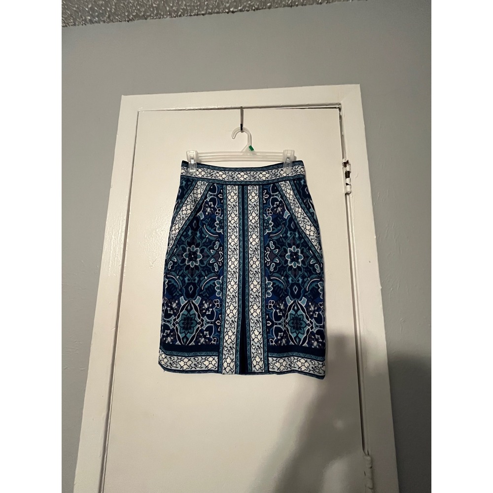 LOFT Blue Medallion Tile Print Pencil Skirt Size 0 Cotton‎ Blend Pockets